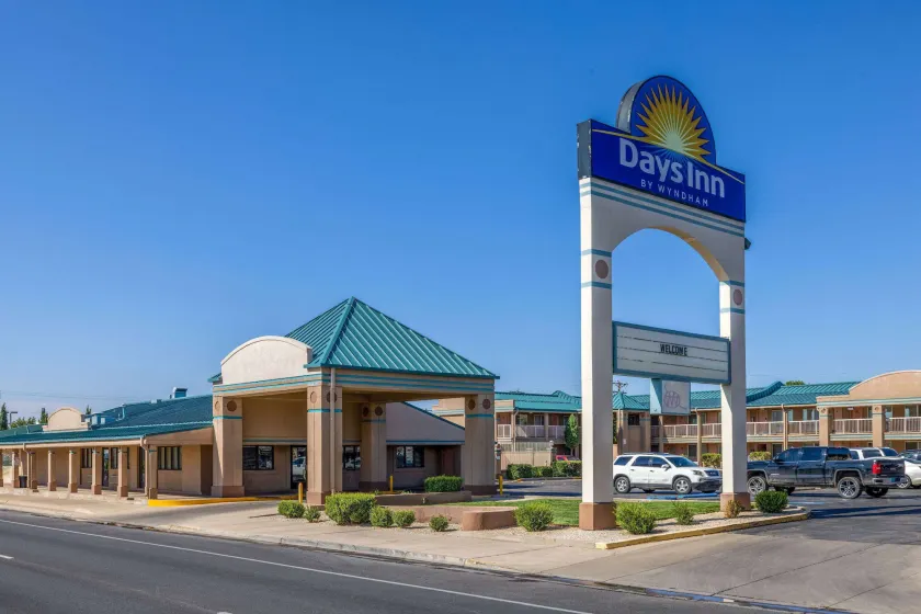 Days Inn by Wyndham Roswell - Image 1