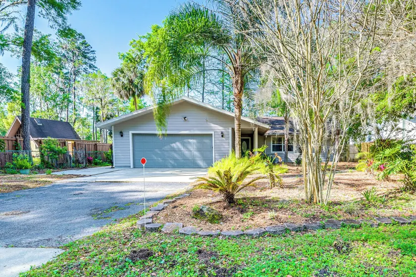 Dock & Lanai: Waterfront Home in Dunnellon - Image 1