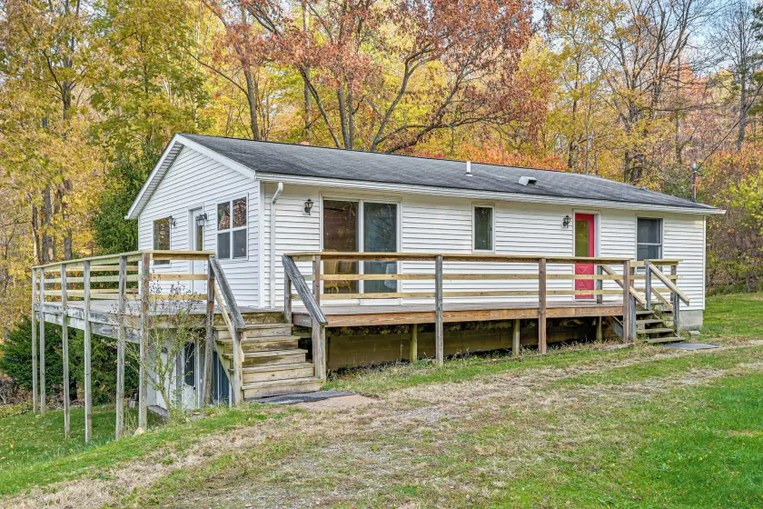 Dirt Road Digs - Quiet Home in Lakeville! - Image 1