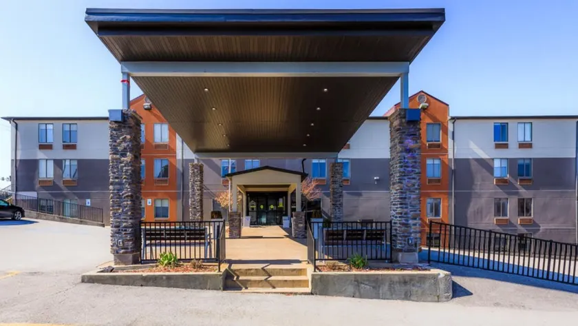 Holiday Inn Express Osage Beach - Lake of the Ozarks by IHG - Image 1