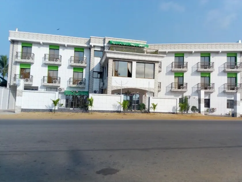 Hotel Samaki Plage - Image 1