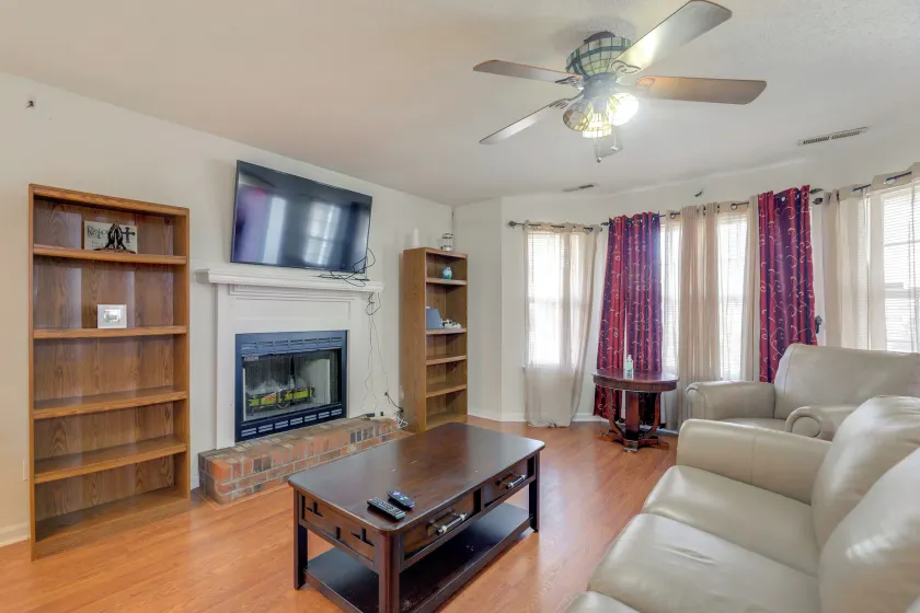 5 Mi to Dtwn New Bern & Quiet Cove: Home w/ Yard! - Image 1