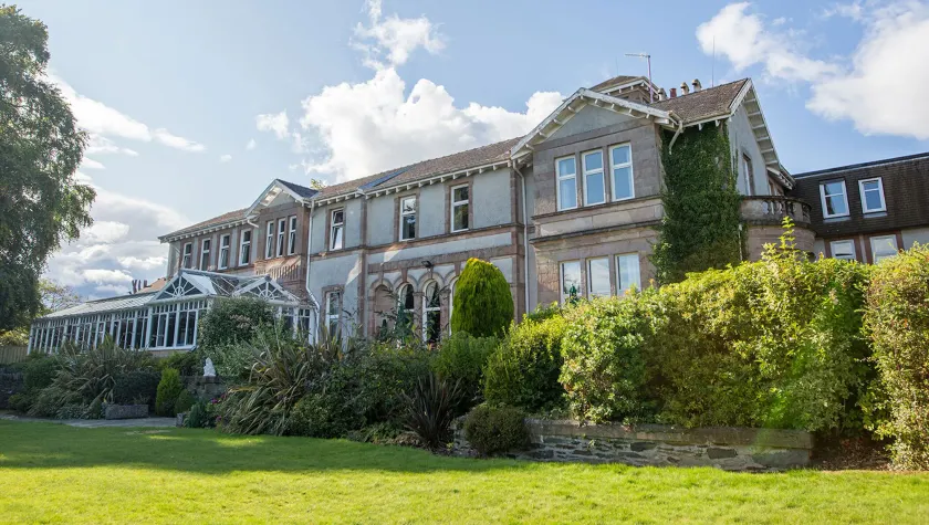 Rosslea Hall Hotel - Image 1