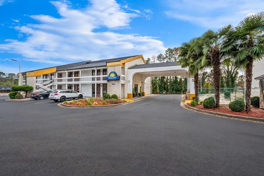 Days Inn by Wyndham Raleigh Midtown - Image 1