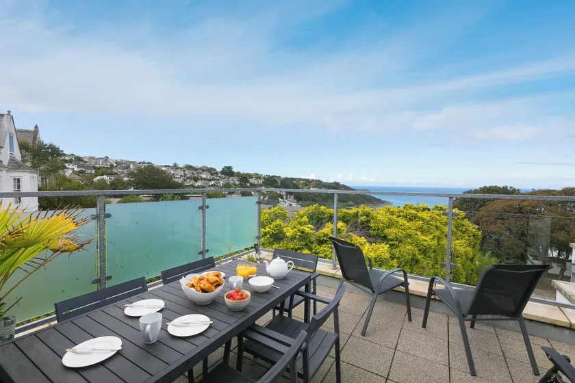 7 Sandy Lane - Image 1