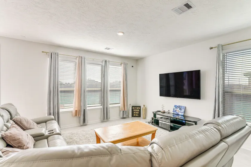 11 Mi to Beach: La Marque Home w/ Patio! - Image 1