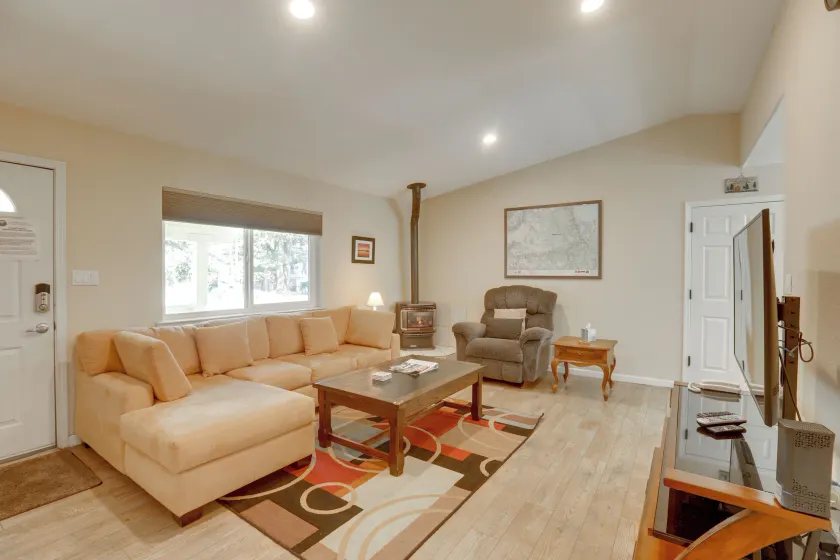 9 Mi to Heavenly Mountain: South Lake Tahoe Home - Image 1
