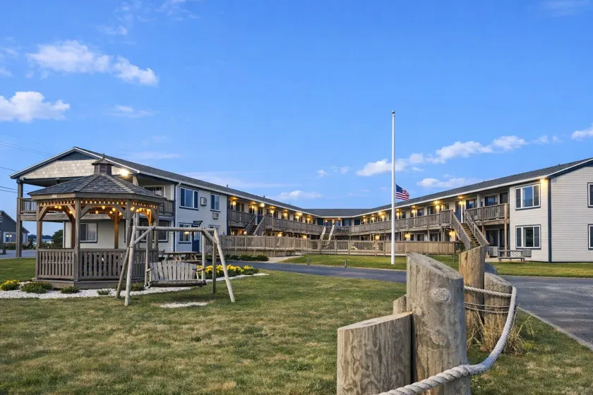 Mariner's Point Resort - Image 1