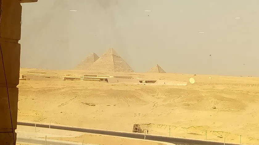 Pyramids View Apartments & Rooftop - Image 1