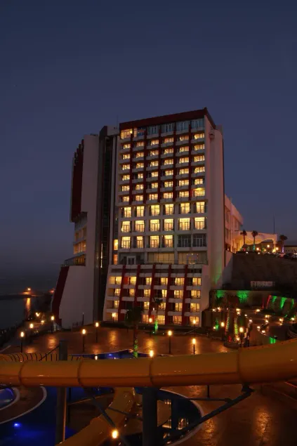 Sky Tower Deluxe Hotel - Image 1