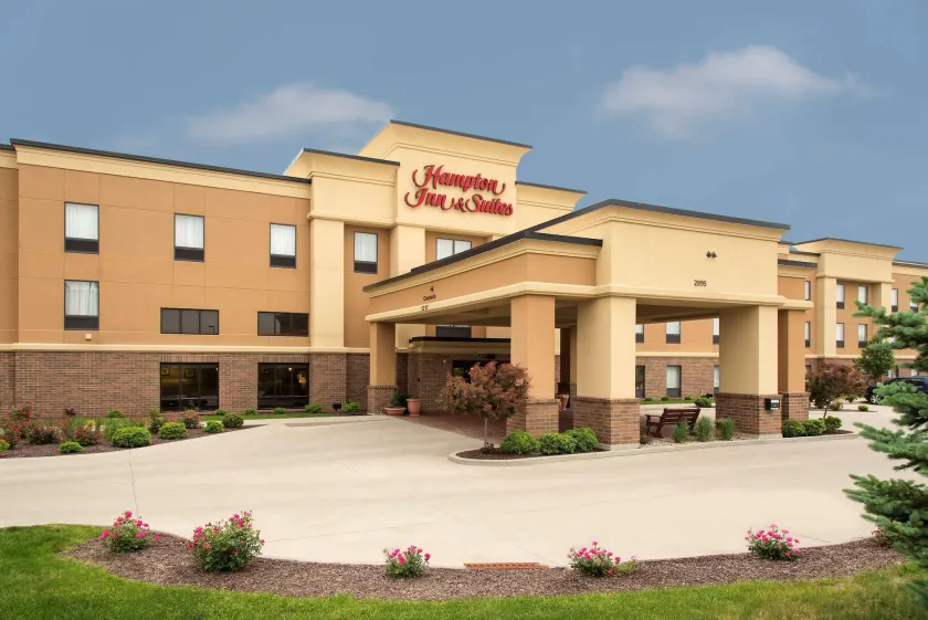 Hampton Inn & Suites Crawfordsville - Image 1