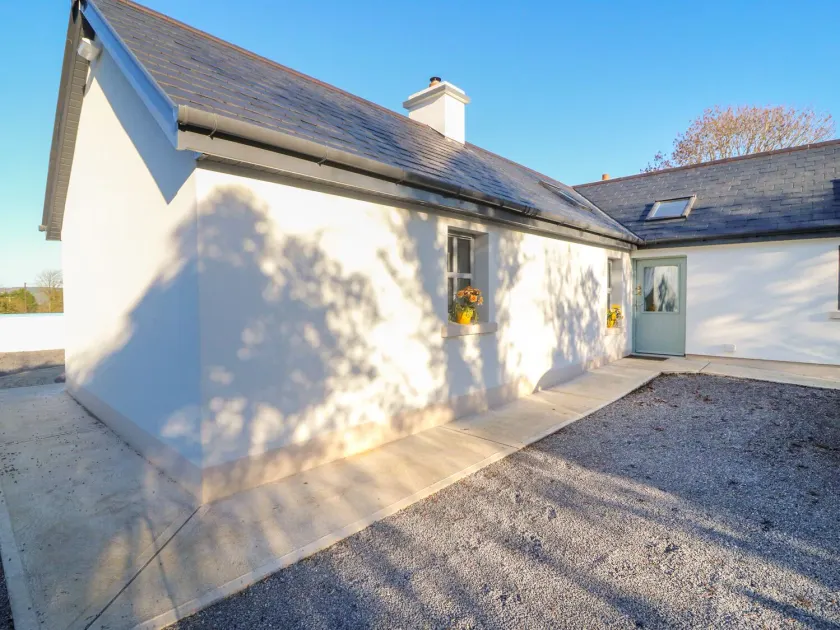 Longfield Lodge - Image 1