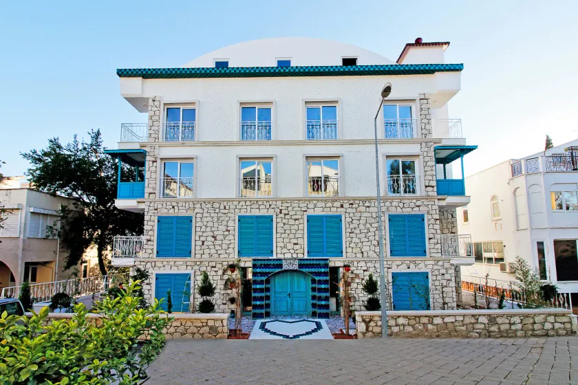 DAM HOTEL LARA - Image 1