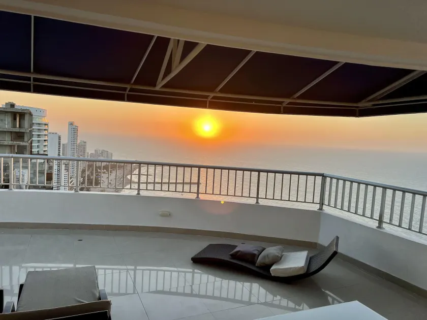 Palmetto Penthouse Deluxe Beautiful view and sunset floor 39 - Image 1