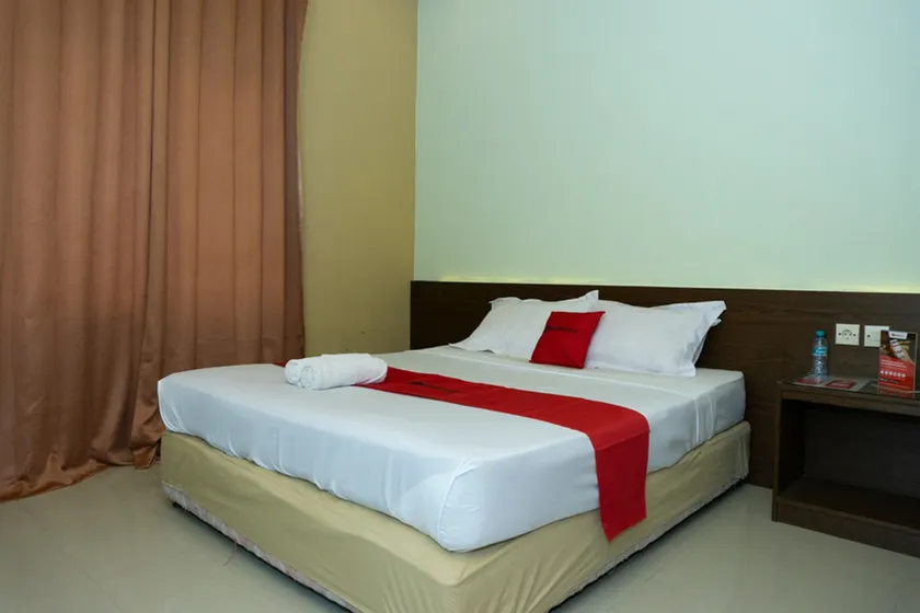 RedDoorz near Alun Alun Madiun - Image 1
