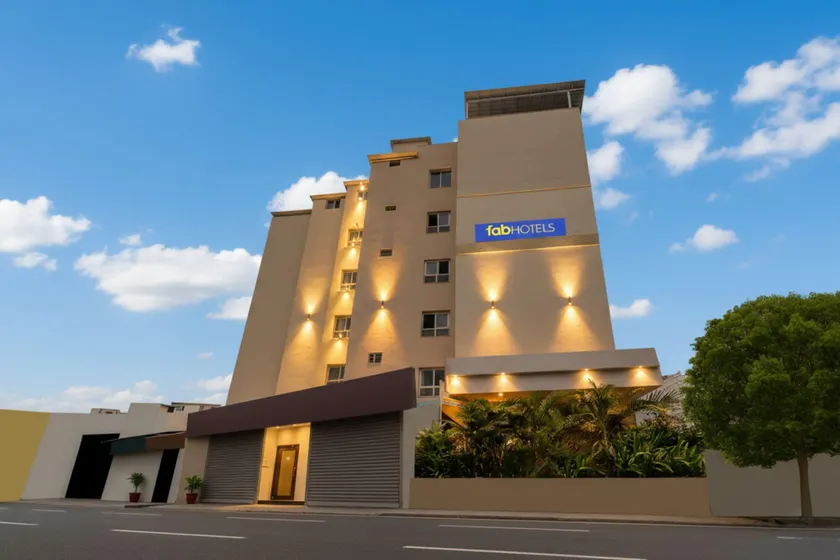 FabHotel Arastu Plaza - Nr Nampally Railway Station - Image 1