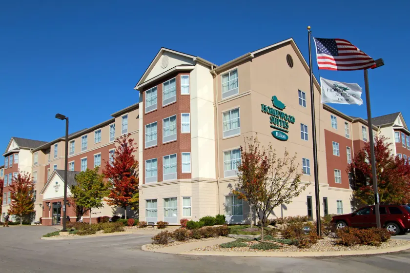 Homewood Suites by Hilton Bloomington - Image 1