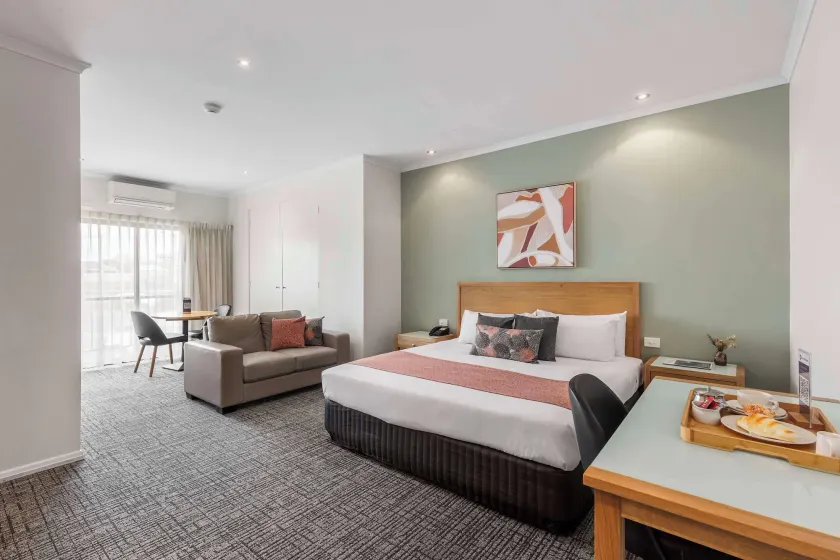 BEST WESTERN Geelong Motor Inn & Serviced Apartments - Image 1