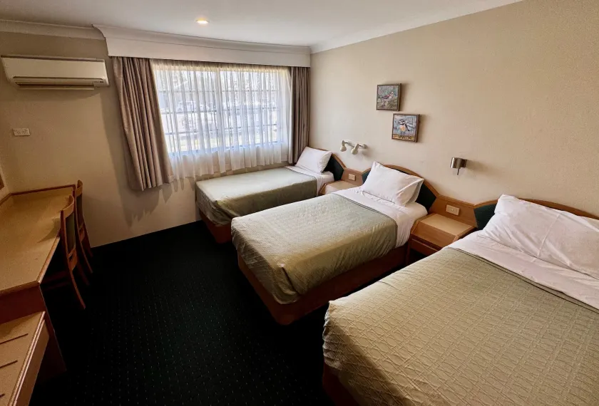 Colonial Terrace Motor Inn - Image 1
