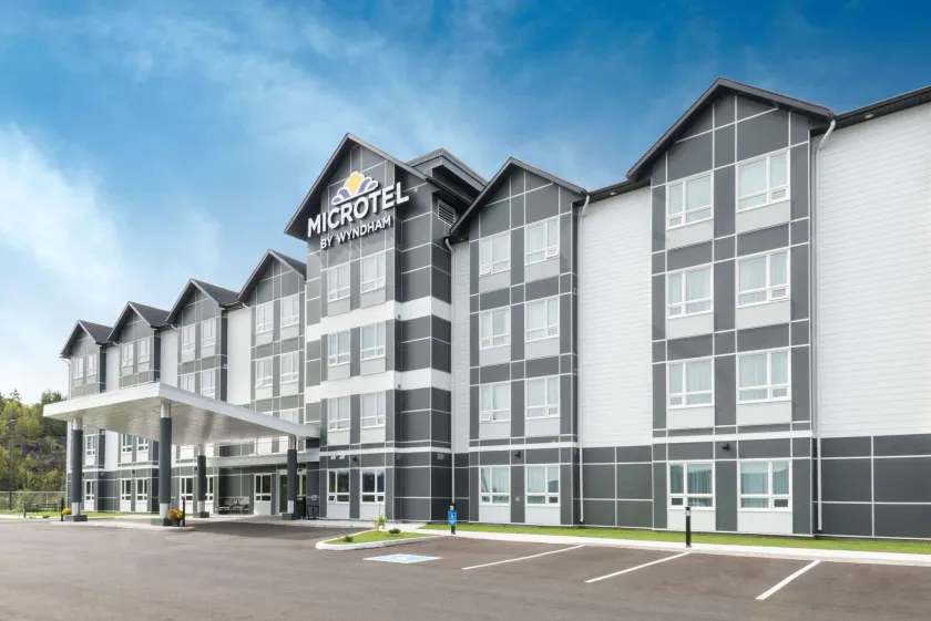 Microtel Inn & Suites by Wyndham Sudbury - Image 1