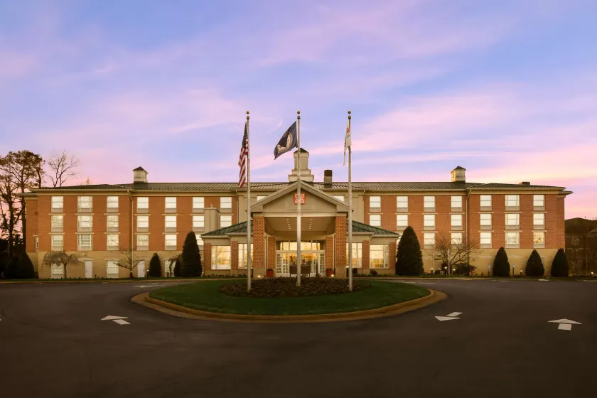 Hilton Garden Inn Williamsburg - Image 1