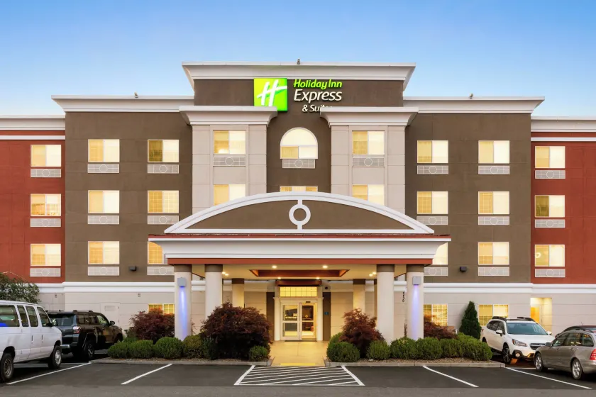 Holiday Inn Express & Suites Klamath Falls Central by IHG - Image 1