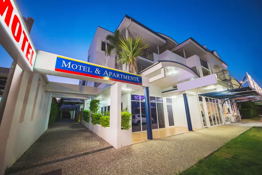 Cosmopolitan Motel & Serviced Apartments - Image 1