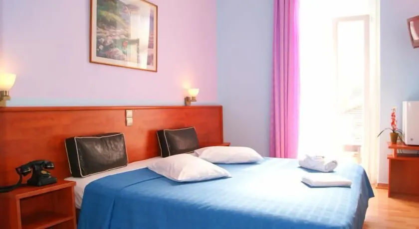 Diethnes Hotel - Image 1