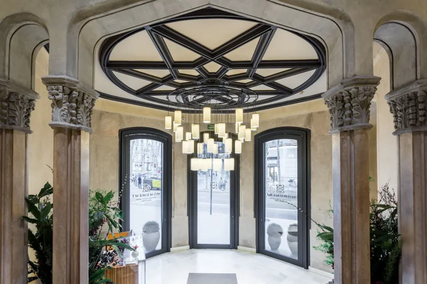 Monument Hotel - Image 1