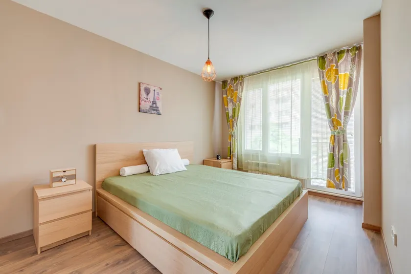 Bright and Newly Refurbished Apartment Near Center - Image 1