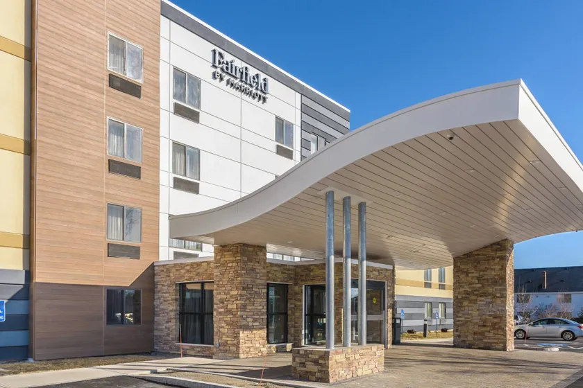 Fairfield Inn Manchester - Boston Regional Airport - Image 1