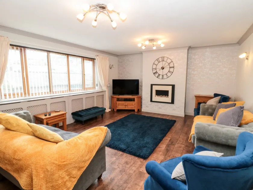 5 Westwood Road - Image 1