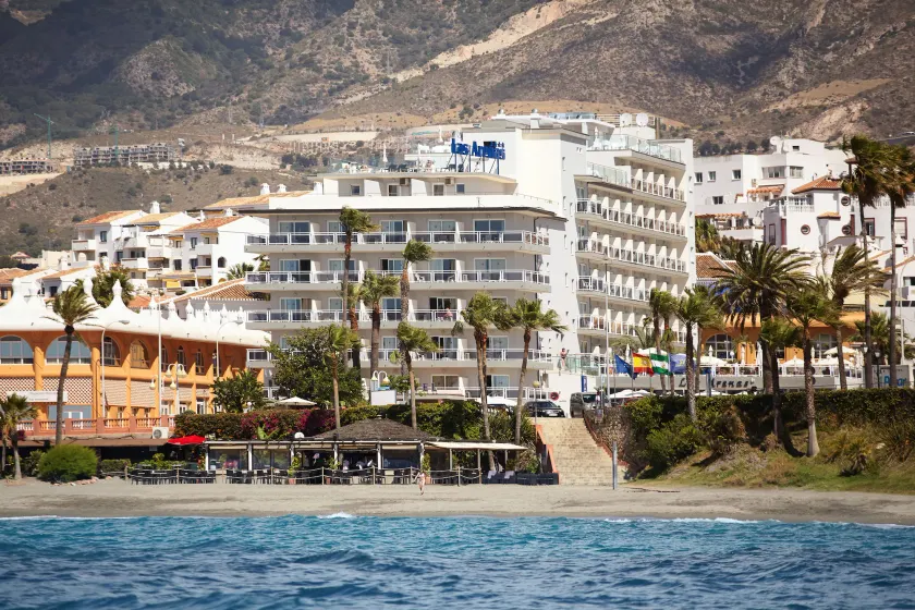 Hotel Las Arenas, Affiliated by Meliá - Image 1