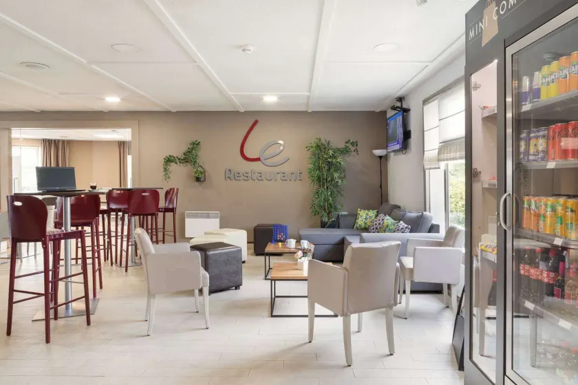 Hotel Morangis Orly - Image 1