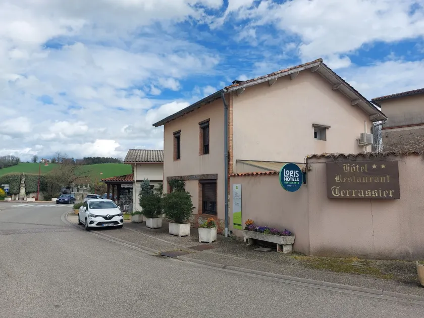 Chez Terrassier - Logis Hôtels - Hotel et Restaurant - Image 1
