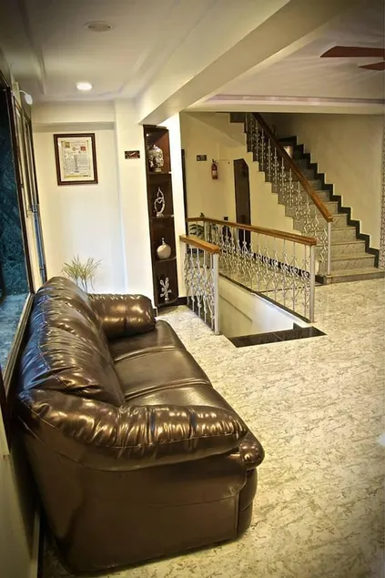 FabHotel Silver Leef and Resort - Lobby