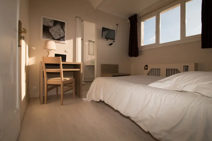 Hôtel Pacific, Calais - Image 1