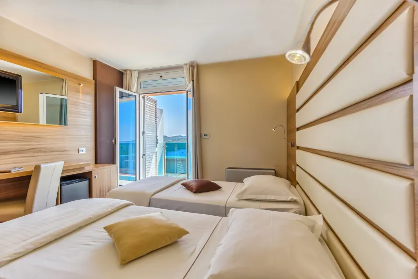 Hotel Panorama - Image 1