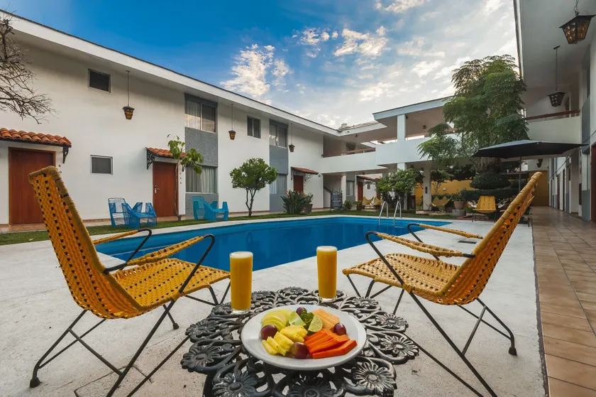 Hotel Isabel - Image 1