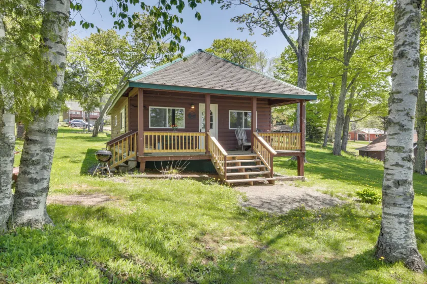 Picturesque Maine Getaway w/ Lake Access! - Image 1