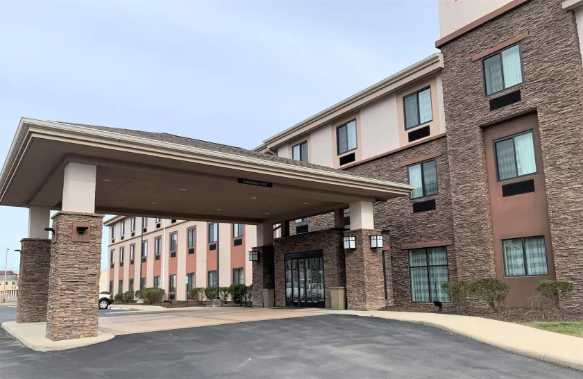 SureStay by Best Western Cambridge - Image 1