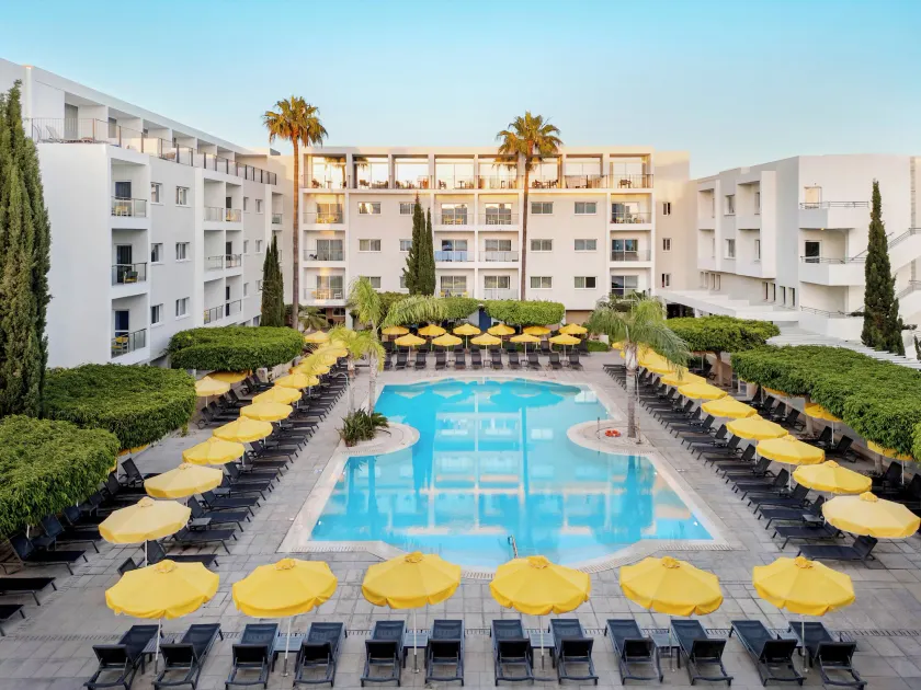 Mayfair Hotel - Image 1