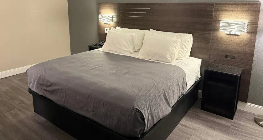 LX Hotel, SureStay Collection by Best Western - Image 1
