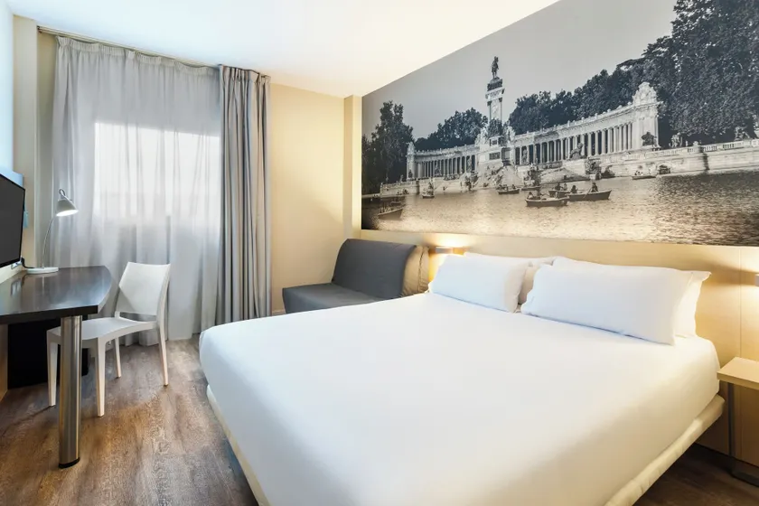 B&B HOTEL Madrid Aeropuerto T1 T2 T3 - Image 1
