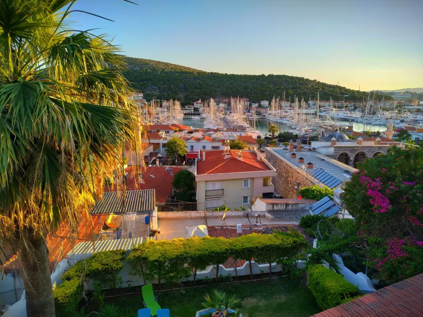 Yalcin Hotel - Image 1