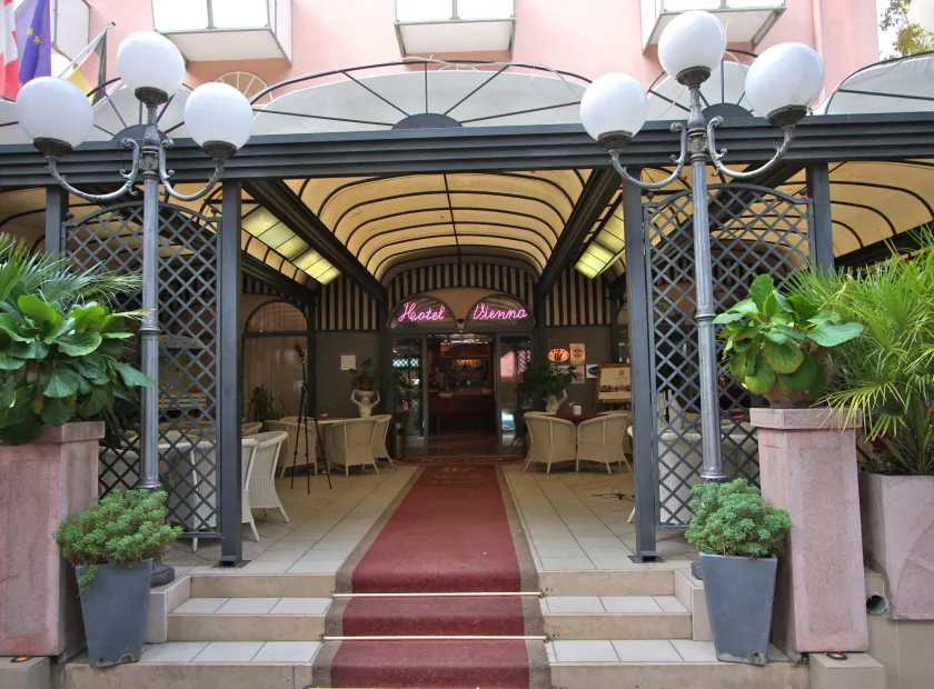 Hotel Vienna Ostenda e Ristorante il Danubio - Image 1
