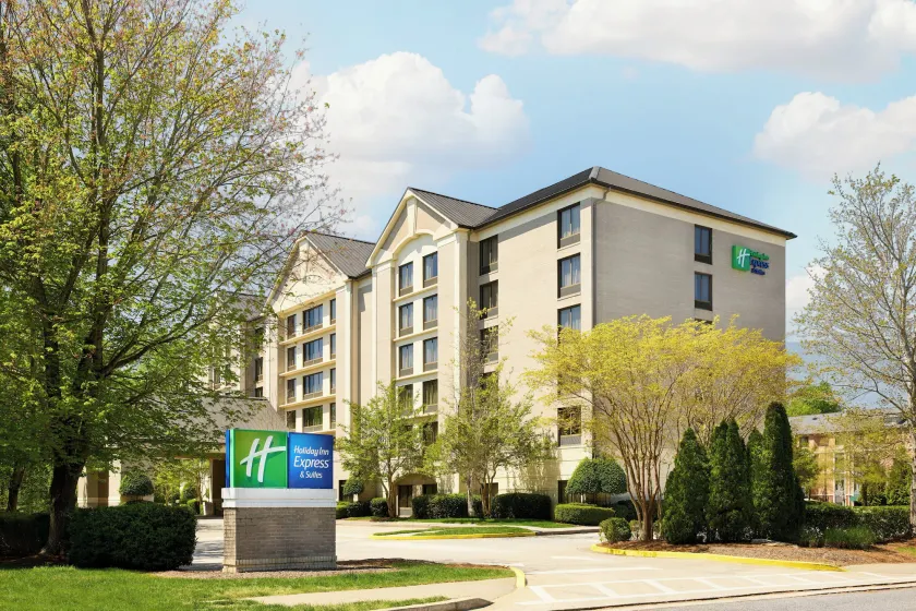 Holiday Inn Express & Suites Alpharetta - Windward Parkway by IHG - Image 1