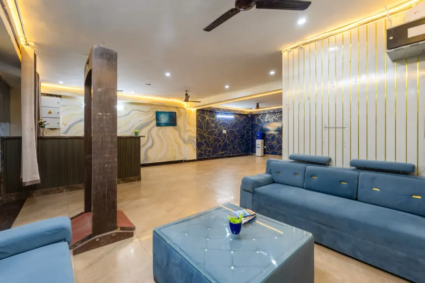 The Vanta Luxe Near Yashobhumi - Lobby