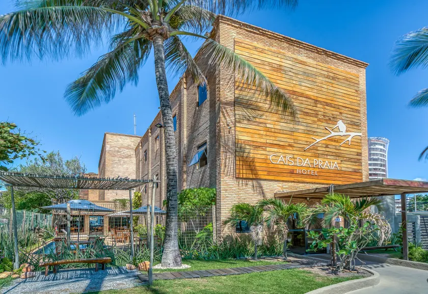 Cais da Praia Hotel - Image 1