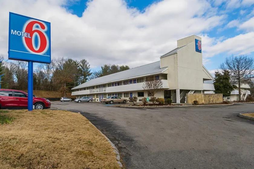 Motel 6-Knoxville, TN - North - Image 1